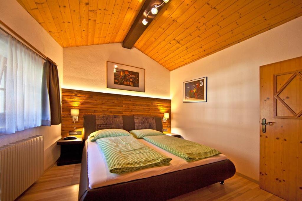 Landhotel Rauchenwalderhof Mayrhofen Δωμάτιο φωτογραφία