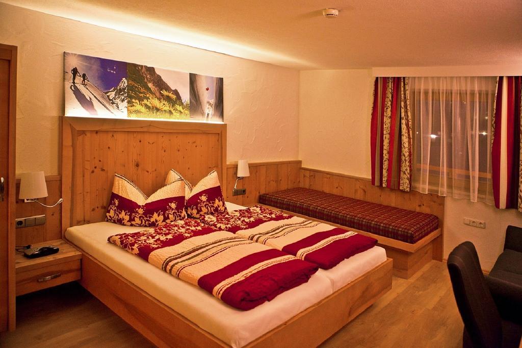 Landhotel Rauchenwalderhof Mayrhofen Δωμάτιο φωτογραφία